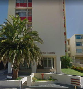 Modern rooms available close to the beach in Humewood